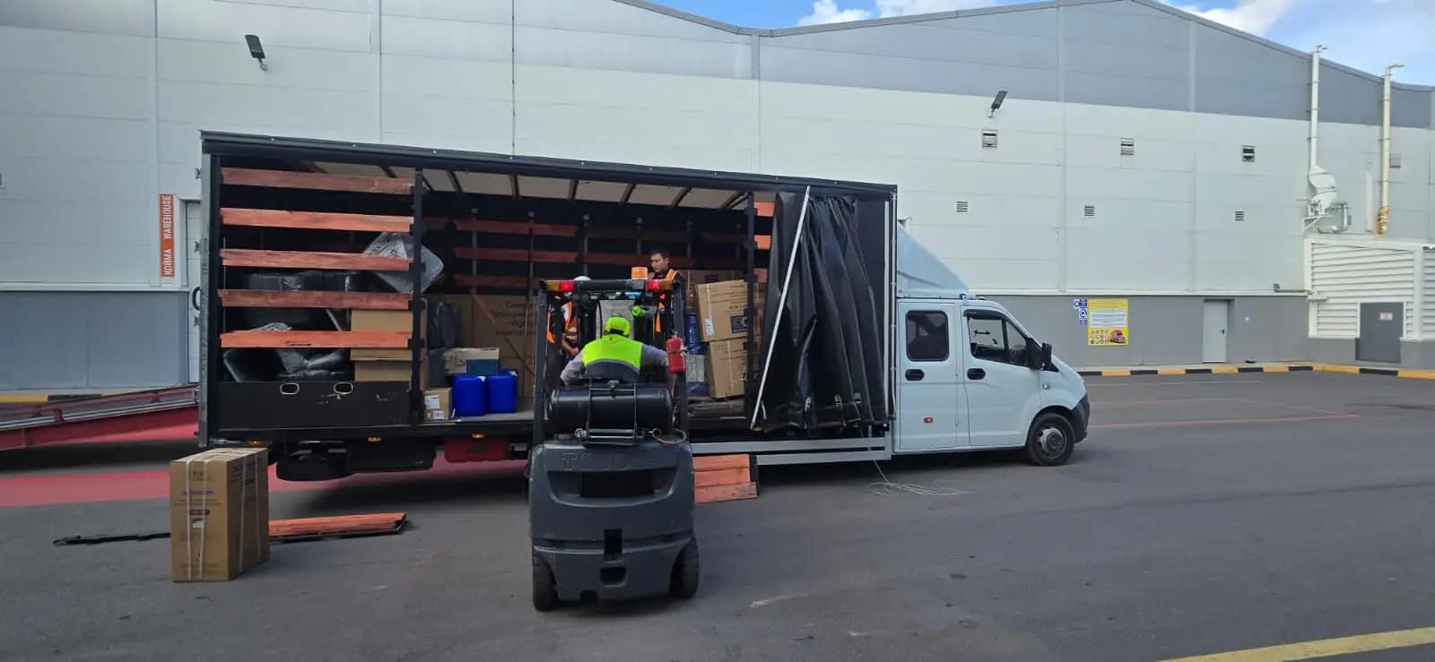 The Art of Drawing Readers In: Your attractive post title goes here The Art of Drawing Readers In: Your attractive post title goes here